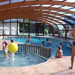 Mobil-home Avec Terrasse A Vic-sur-cere, 4 Personnes - Api-1-52-1251 Кемпинг Вик-сюр-Сер