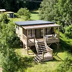 Mobil-home Avec Terrasse A Vic-sur-cere, 4 Personnes - Api-1-52-1251 Кемпинг *