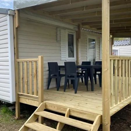 Mobil-home Avec Terrasse A Vic-sur-cere, 4 Personnes - Api-1-52-1251 Campsite Vic-sur-Cere