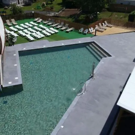 Mobil-home Avec Terrasse A Vic-sur-cere, 4 Personnes - Api-1-52-1251 Campsite *