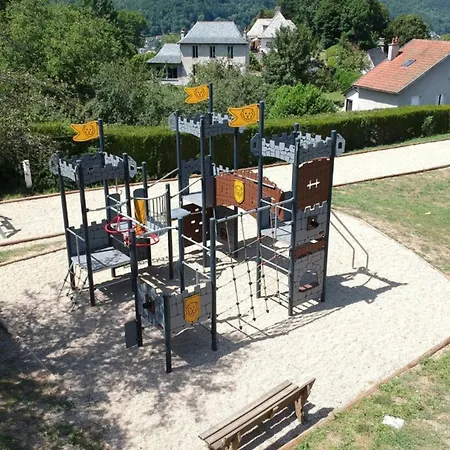 Campsite Mobil-home Avec Terrasse A Vic-sur-cere, 4 Personnes - Api-1-52-1251