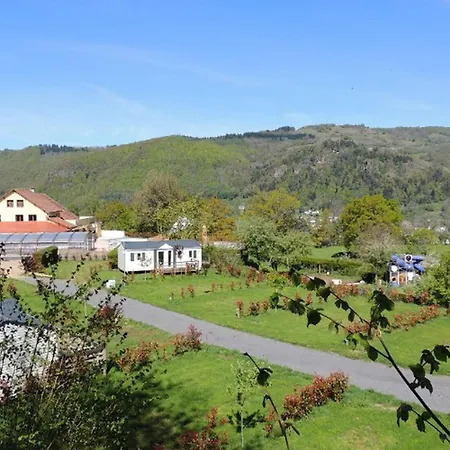 Mobil-home Avec Terrasse A Vic-sur-cere, 4 Personnes - Api-1-52-1251 *