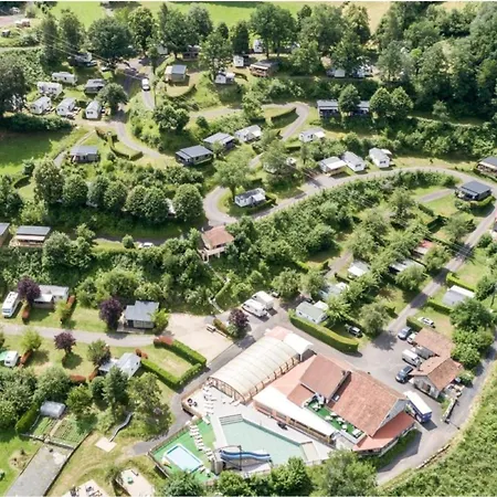 Mobil-home Avec Terrasse A Vic-sur-cere, 4 Personnes - Api-1-52-1251 Кемпинг *