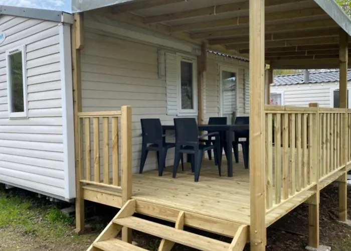 Mobil-home Avec Terrasse A Vic-sur-cere, 4 Personnes - Api-1-52-1251 Campsite Vic-sur-Cere
