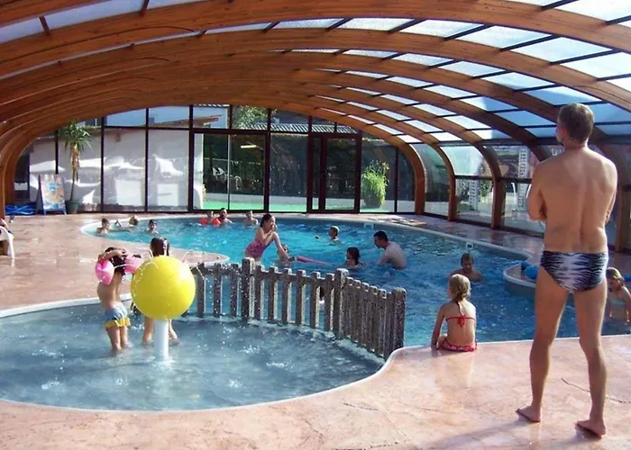 Mobil-home Avec Terrasse A Vic-sur-cere, 4 Personnes - Api-1-52-1251 Campsite Vic-sur-Cere