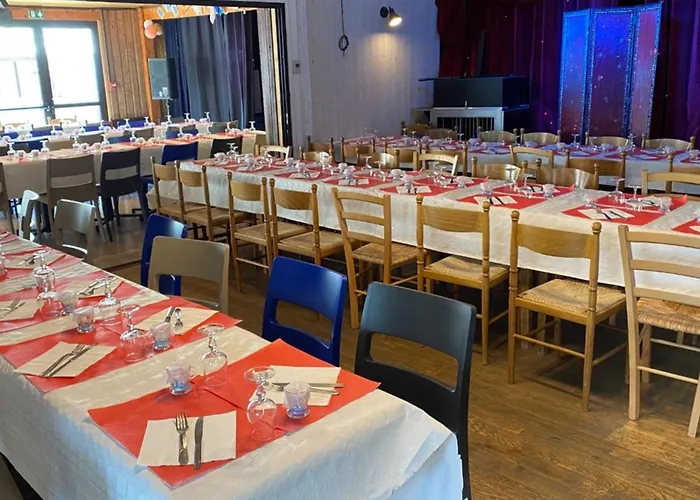 Mobil-home Avec Terrasse A Vic-sur-cere, 4 Personnes - Api-1-52-1251 *