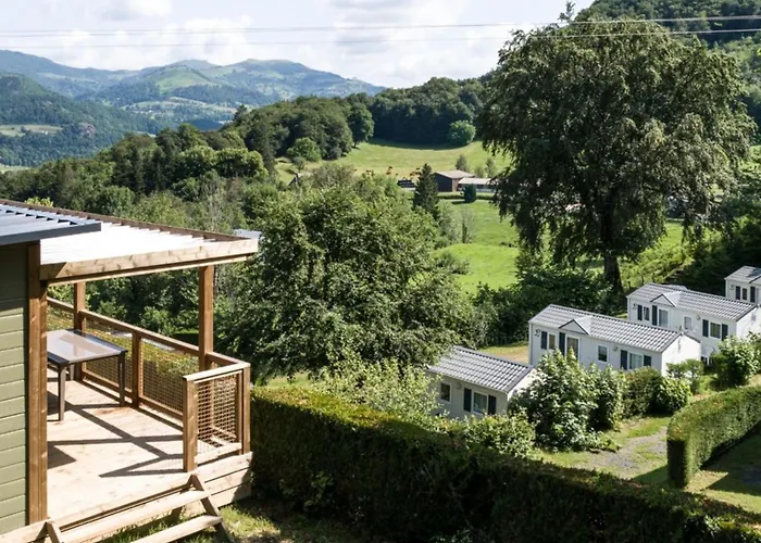 Кемпинг Mobil-home Avec Terrasse A Vic-sur-cere, 4 Personnes - Api-1-52-1251 Вик-сюр-Сер